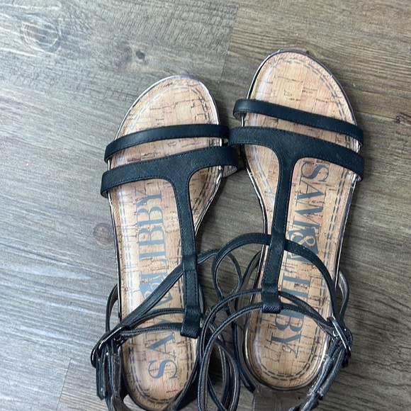 Sam & Libby Women’s a black Gladiator Sandal, size 7 - Picture 9 of 9